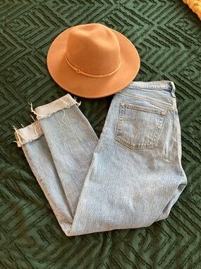 Levi's Light Blue Cropped Raw-Hem Jeans